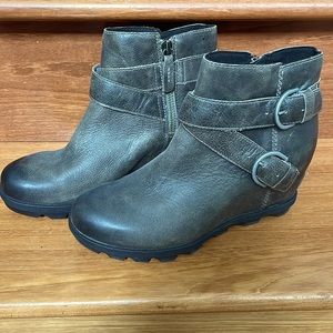 Sorel Joan of Arc boots